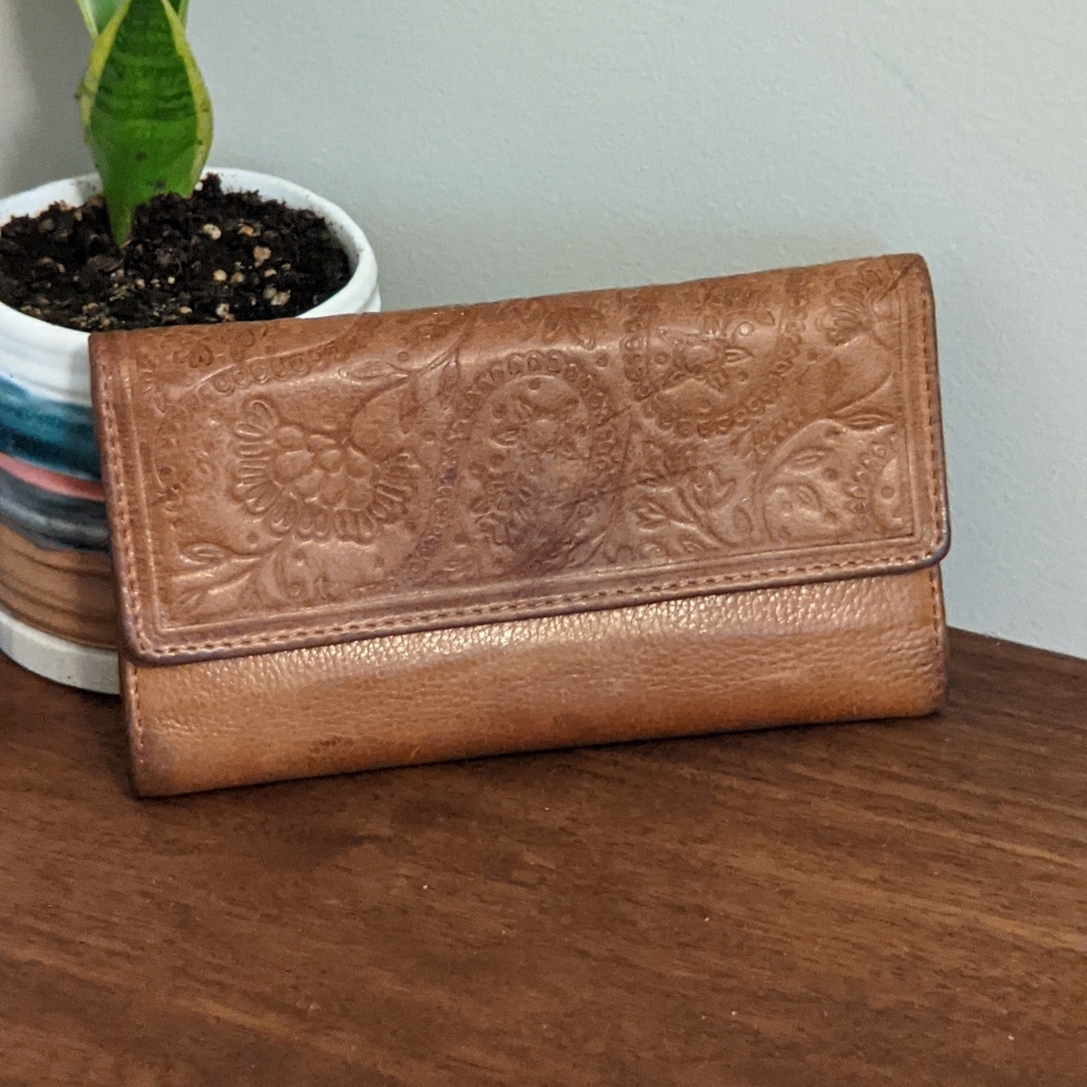 Fossil Brown leather Wallet paisley embossed